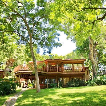 The River Haven - Sleeps 32 - On Guadalupe River Сегин Экстерьер фото