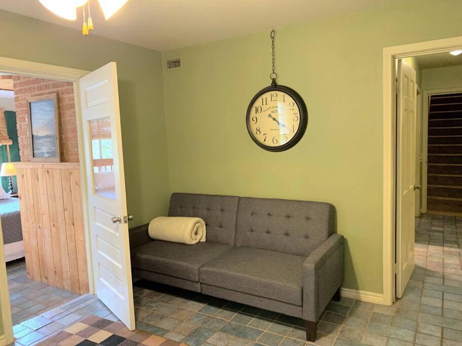 The River Haven - Sleeps 32 - On Guadalupe River Сегин Экстерьер фото