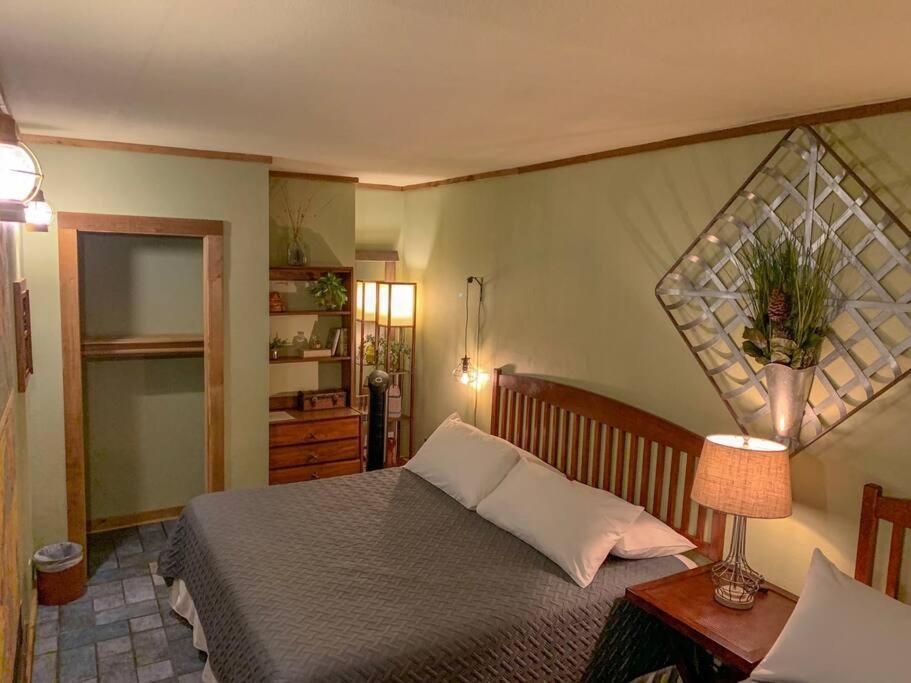 The River Haven - Sleeps 32 - On Guadalupe River Сегин Экстерьер фото