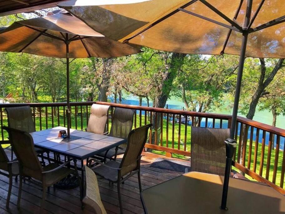 The River Haven - Sleeps 32 - On Guadalupe River Сегин Экстерьер фото