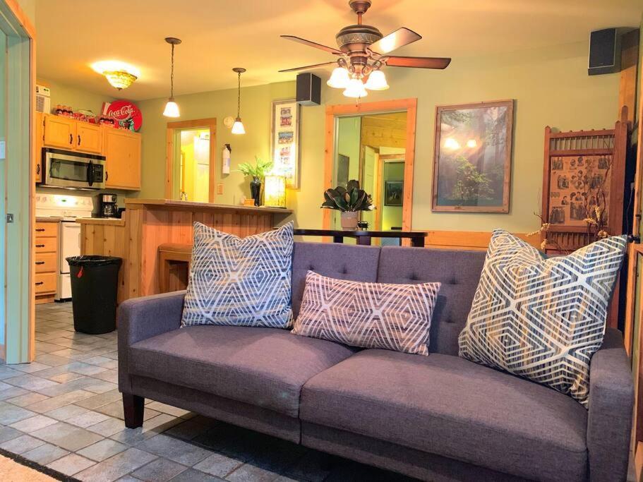 The River Haven - Sleeps 32 - On Guadalupe River Сегин Экстерьер фото