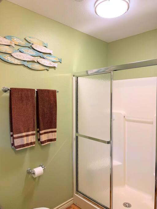 The River Haven - Sleeps 32 - On Guadalupe River Сегин Экстерьер фото