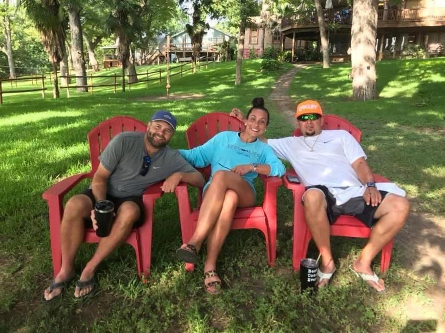 The River Haven - Sleeps 32 - On Guadalupe River Сегин Экстерьер фото