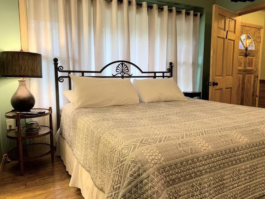 The River Haven - Sleeps 32 - On Guadalupe River Сегин Экстерьер фото