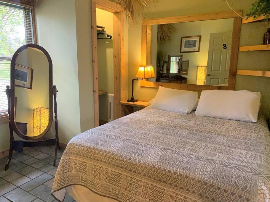 The River Haven - Sleeps 32 - On Guadalupe River Сегин Экстерьер фото