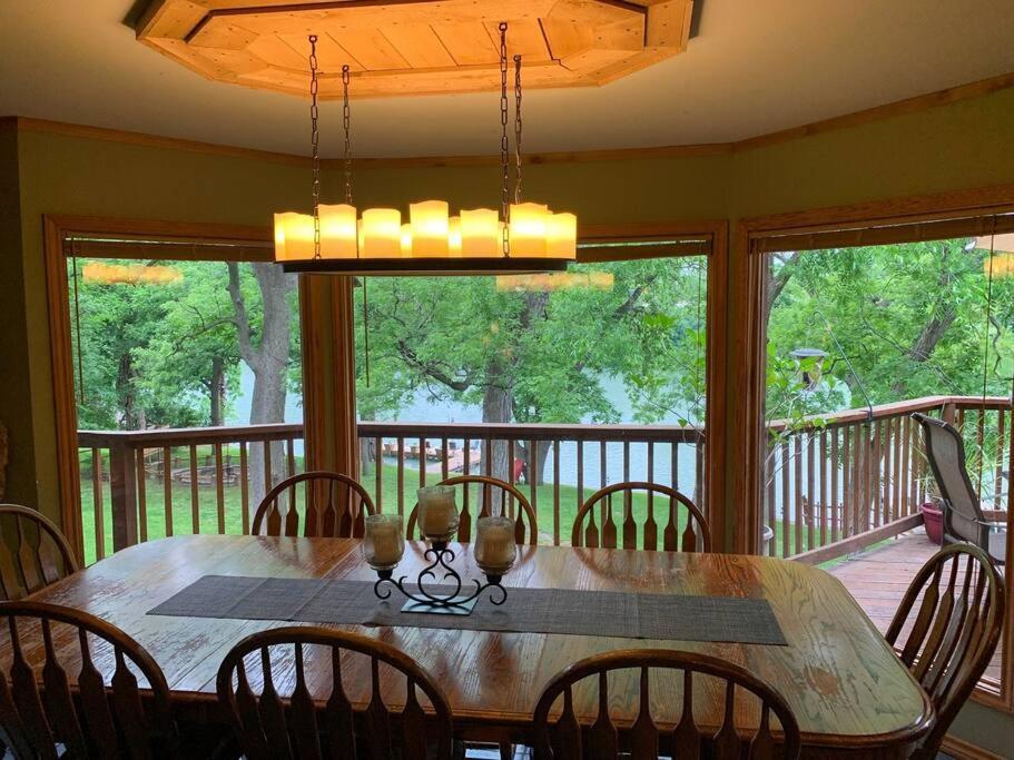 The River Haven - Sleeps 32 - On Guadalupe River Сегин Экстерьер фото