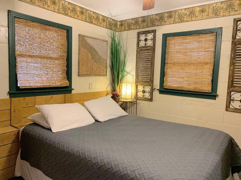 The River Haven - Sleeps 32 - On Guadalupe River Сегин Экстерьер фото