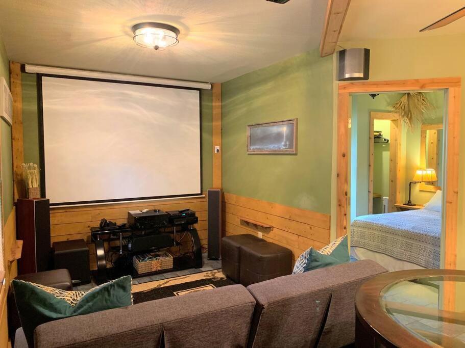 The River Haven - Sleeps 32 - On Guadalupe River Сегин Экстерьер фото