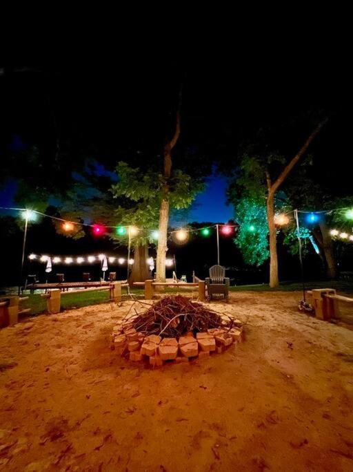 The River Haven - Sleeps 32 - On Guadalupe River Сегин Экстерьер фото